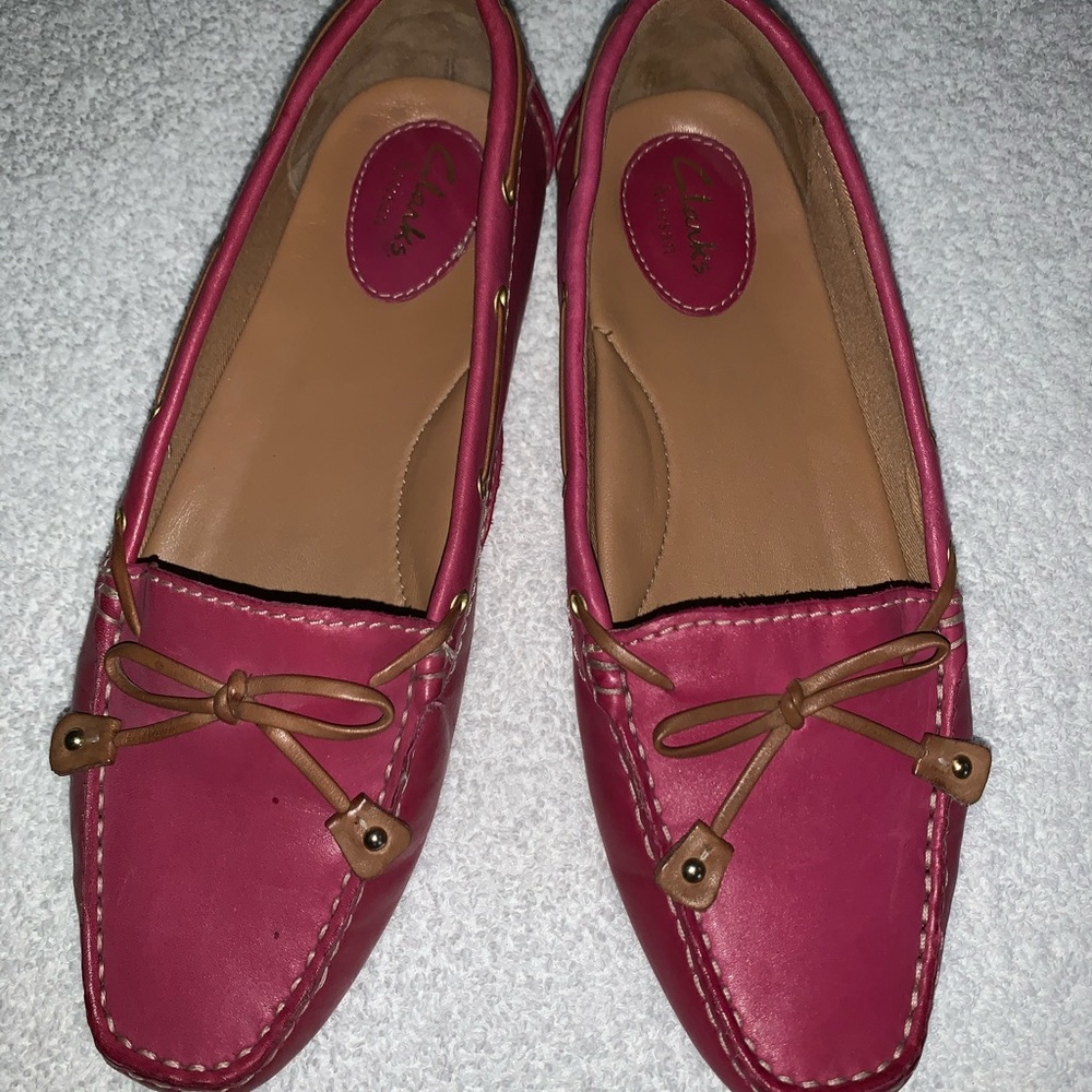 Size 8. Clarke Artisan leather flats.